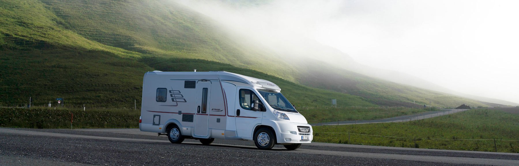 Verschiedene Wohnmobile, Wohnwagen und Caravanmodelle